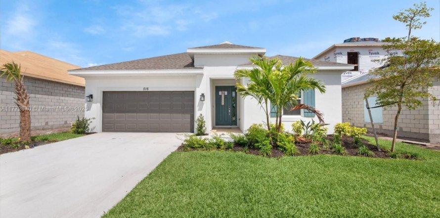 House in Port St. Lucie, Florida 5 bedrooms, 222.41 sq.m. № 1864899