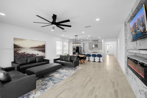 House in Port St. Lucie, Florida 5 bedrooms, 222.41 sq.m. № 1864899 - photo 20