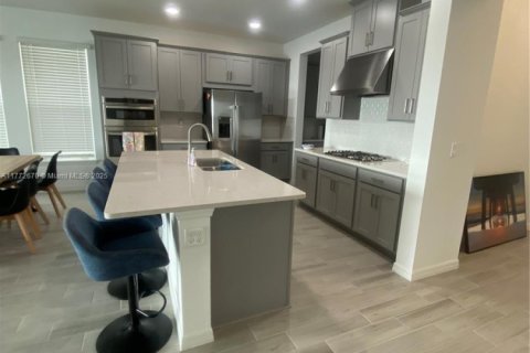 House in Port St. Lucie, Florida 5 bedrooms, 222.41 sq.m. № 1864899 - photo 16