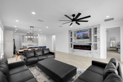 House in Port St. Lucie, Florida 5 bedrooms, 222.41 sq.m. № 1864899 - photo 14