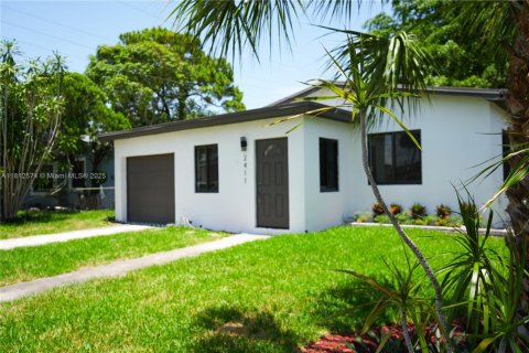 Casa en venta en Fort Lauderdale, Florida, 4 dormitorios, 88.72 m2 № 1759131 - foto 8