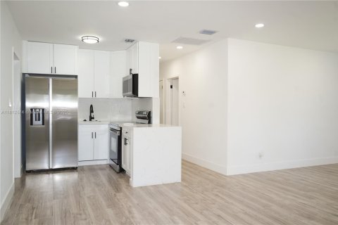 Casa en venta en Fort Lauderdale, Florida, 4 dormitorios, 88.72 m2 № 1759131 - foto 12