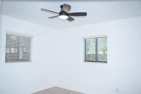 Casa en venta en Fort Lauderdale, Florida, 4 dormitorios, 88.72 m2 № 1759131 - foto 19