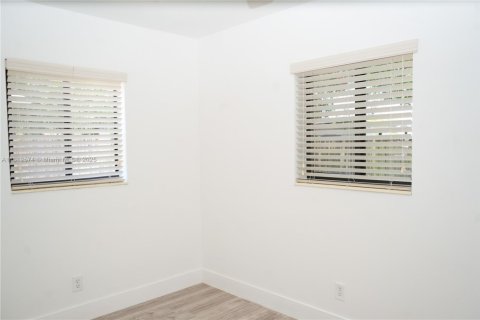 Casa en venta en Fort Lauderdale, Florida, 4 dormitorios, 88.72 m2 № 1759131 - foto 24