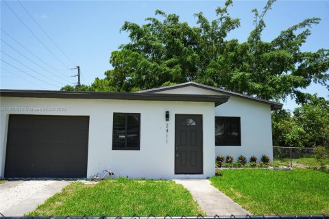 Casa en venta en Fort Lauderdale, Florida, 4 dormitorios, 88.72 m2 № 1759131 - foto 4