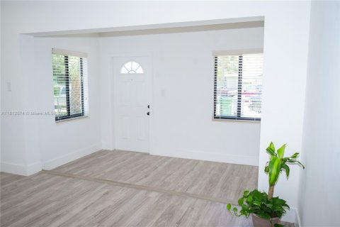 Casa en venta en Fort Lauderdale, Florida, 4 dormitorios, 88.72 m2 № 1759131 - foto 11