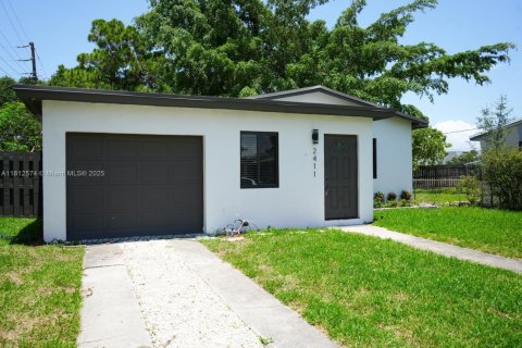 Casa en venta en Fort Lauderdale, Florida, 4 dormitorios, 88.72 m2 № 1759131 - foto 6