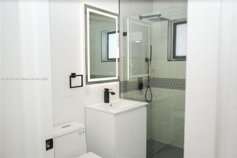 Casa en venta en Fort Lauderdale, Florida, 4 dormitorios, 88.72 m2 № 1759131 - foto 23
