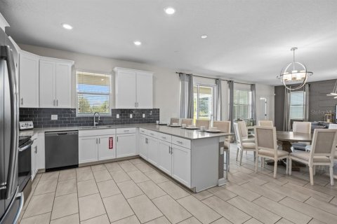 House in Davenport, Florida 6 bedrooms, 310.2 sq.m. № 1750783 - photo 5