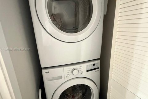 Купить таунхаус в Хомстед, Флорида 4 спальни, 129.88м2, № 2063596 - фото 5