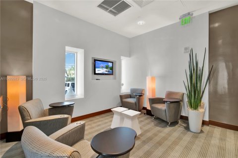 Condo in Fort Lauderdale, Florida, 2 bedrooms  № 2023606 - photo 24