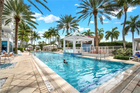 Condo in Fort Lauderdale, Florida, 2 bedrooms  № 2023606 - photo 30