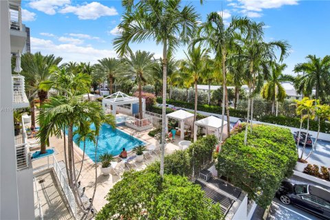 Condo in Fort Lauderdale, Florida, 2 bedrooms  № 2023606 - photo 22