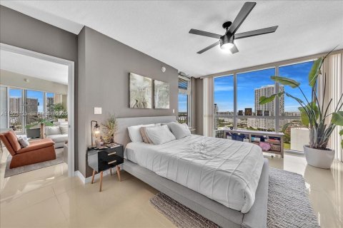 Condominio en venta en Miami, Florida, 2 dormitorios, 97.36 m2 № 1976568 - foto 17