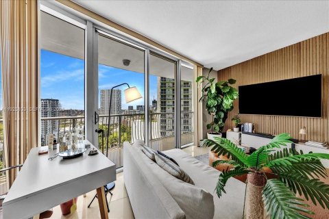 Condominio en venta en Miami, Florida, 2 dormitorios, 97.36 m2 № 1976568 - foto 11