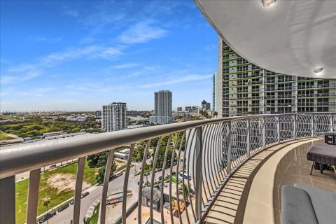 Condominio en venta en Miami, Florida, 2 dormitorios, 97.36 m2 № 1976568 - foto 24