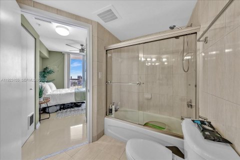 Condominio en venta en Miami, Florida, 2 dormitorios, 97.36 m2 № 1976568 - foto 16