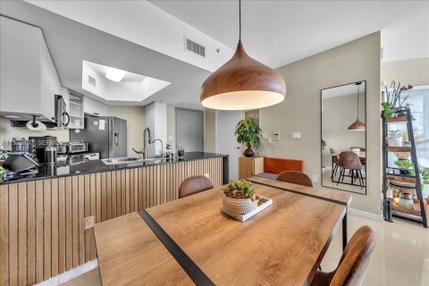 Condominio en venta en Miami, Florida, 2 dormitorios, 97.36 m2 № 1976568 - foto 8