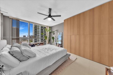 Condominio en venta en Miami, Florida, 2 dormitorios, 97.36 m2 № 1976568 - foto 18