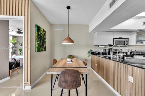 Condominio en venta en Miami, Florida, 2 dormitorios, 97.36 m2 № 1976568 - foto 7
