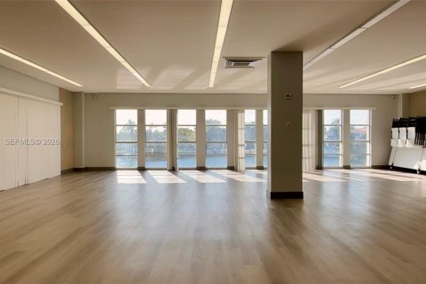 Condominio en venta en Hallandale Beach, Florida, 2 dormitorios, 112.41 m2 № 2027052 - foto 2