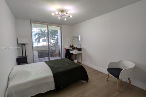 Condominio en venta en Hallandale Beach, Florida, 2 dormitorios, 112.41 m2 № 2027052 - foto 11