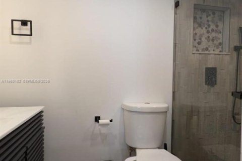 Condominio en venta en Hallandale Beach, Florida, 2 dormitorios, 112.41 m2 № 2027052 - foto 15