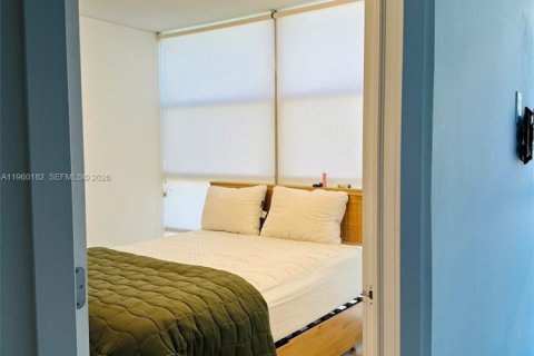 Condominio en venta en Hallandale Beach, Florida, 2 dormitorios, 112.41 m2 № 2027052 - foto 19