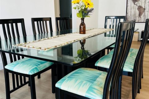 Condominio en venta en Hallandale Beach, Florida, 2 dormitorios, 112.41 m2 № 2027052 - foto 16