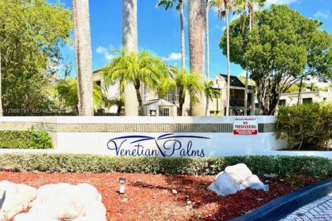 Condo à Miami, Floride, 3 chambres  № 2294107