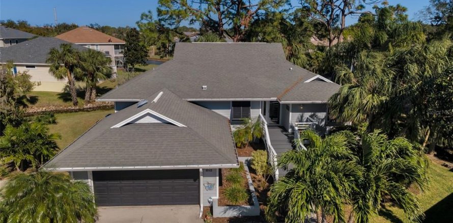 Villa ou maison à Tarpon Springs, Floride 3 chambres, 193.33 m2 № 1519566