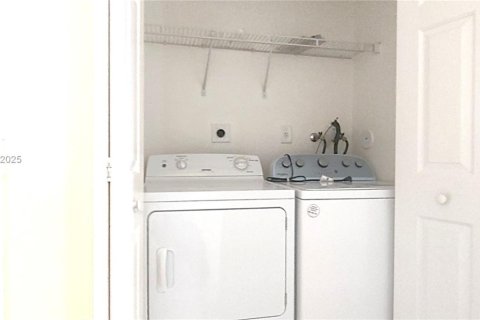 Touwnhouse à louer à Homestead, Floride: 3 chambres, 132.2 m2 № 1932423 - photo 12