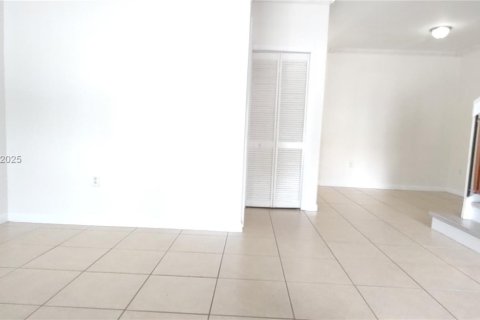 Touwnhouse à louer à Homestead, Floride: 3 chambres, 132.2 m2 № 1932423 - photo 2