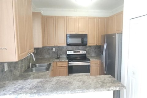 Touwnhouse à louer à Homestead, Floride: 3 chambres, 132.2 m2 № 1932423 - photo 7