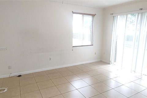 Touwnhouse à louer à Homestead, Floride: 3 chambres, 132.2 m2 № 1932423 - photo 10