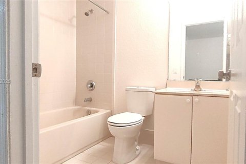 Touwnhouse à louer à Homestead, Floride: 3 chambres, 132.2 m2 № 1932423 - photo 17