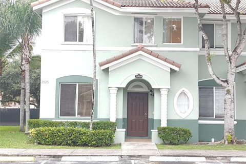 Touwnhouse à louer à Homestead, Floride: 3 chambres, 132.2 m2 № 1932423 - photo 1