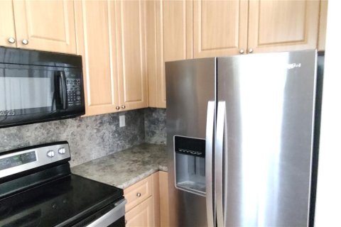 Touwnhouse à louer à Homestead, Floride: 3 chambres, 132.2 m2 № 1932423 - photo 9