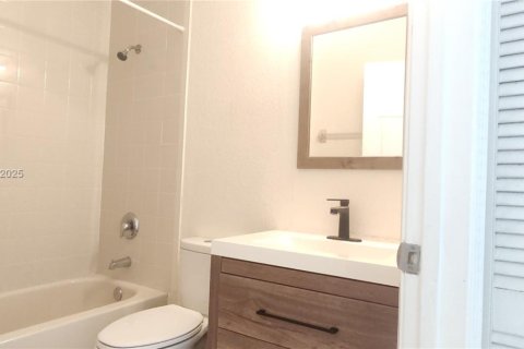 Touwnhouse à louer à Homestead, Floride: 3 chambres, 132.2 m2 № 1932423 - photo 5