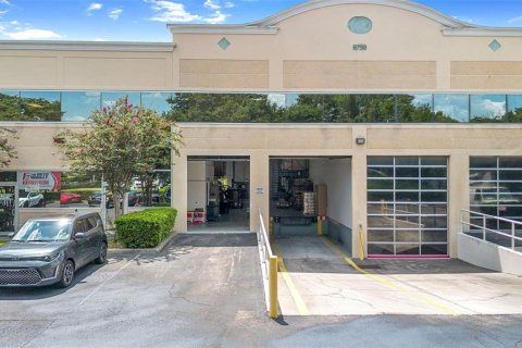 Propiedad comercial en venta en Orlando, Florida, 92.9 m2 № 1852510 - foto 17