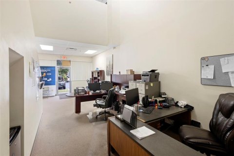 Propiedad comercial en venta en Orlando, Florida, 92.9 m2 № 1852510 - foto 5