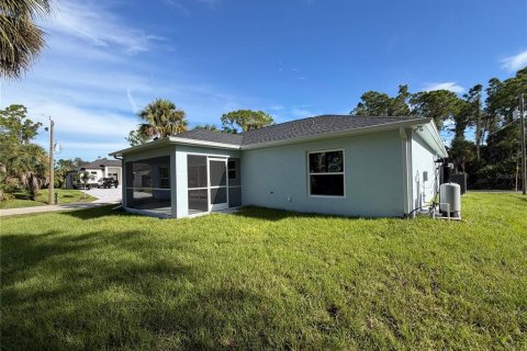 House in North Port, Florida 3 bedrooms, 133.5 sq.m. № 2393931 - photo 27