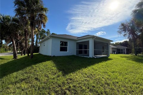 House in North Port, Florida 3 bedrooms, 133.5 sq.m. № 2393931 - photo 26