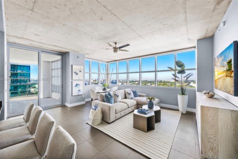 Copropriété à vendre à Miami, Floride: 2 chambres, 117.24 m2 № 1973623 - photo 1