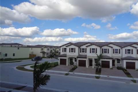 Adosado en alquiler en Homestead, Florida, 3 dormitorios, 132.94 m2 № 2084990 - foto 8
