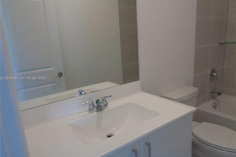 Adosado en alquiler en Homestead, Florida, 3 dormitorios, 132.94 m2 № 2084990 - foto 4