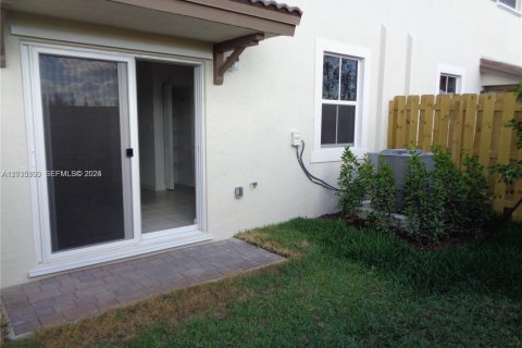 Adosado en alquiler en Homestead, Florida, 3 dormitorios, 132.94 m2 № 2084990 - foto 3