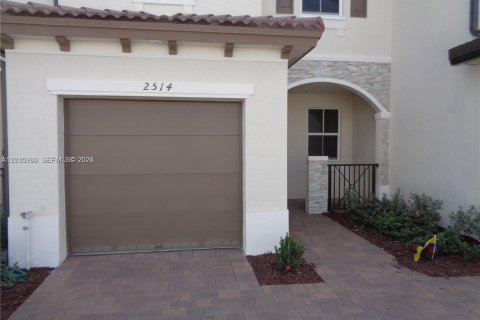 Adosado en Homestead, Florida 3 dormitorios, 132.94 m2 № 2084990