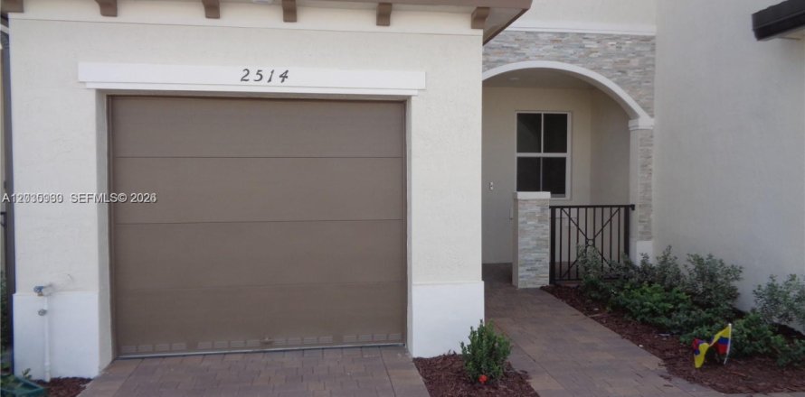 Adosado en Homestead, Florida 3 dormitorios, 132.94 m2 № 2084990