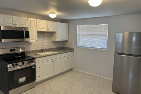 Casa en alquiler en Largo, Florida, 4 dormitorios, 97.55 m2 № 1904454 - foto 6